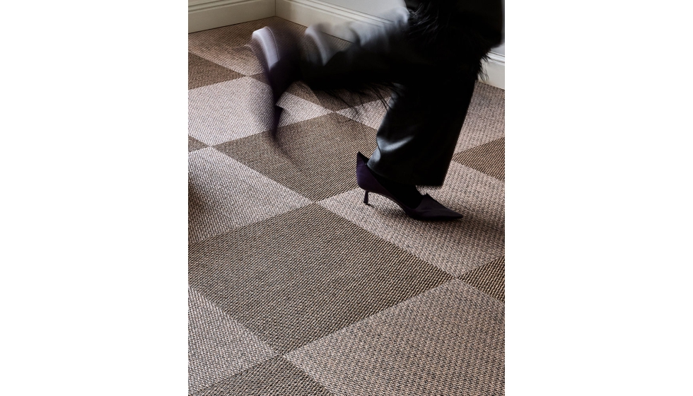 La iniciativa facilita el reciclaje de suelos y alfombras antiguos...