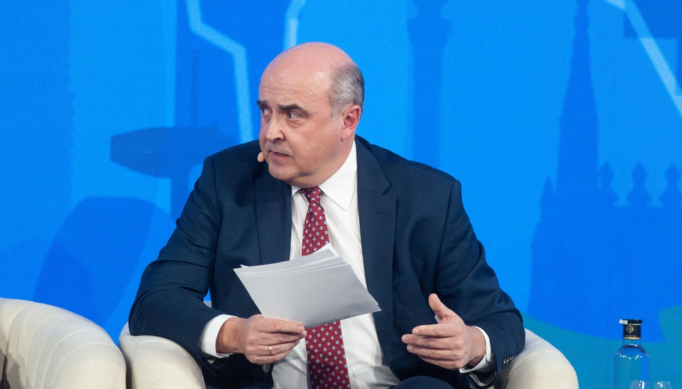 Los participantes, como Felix Solis, director general de Felix Solis...