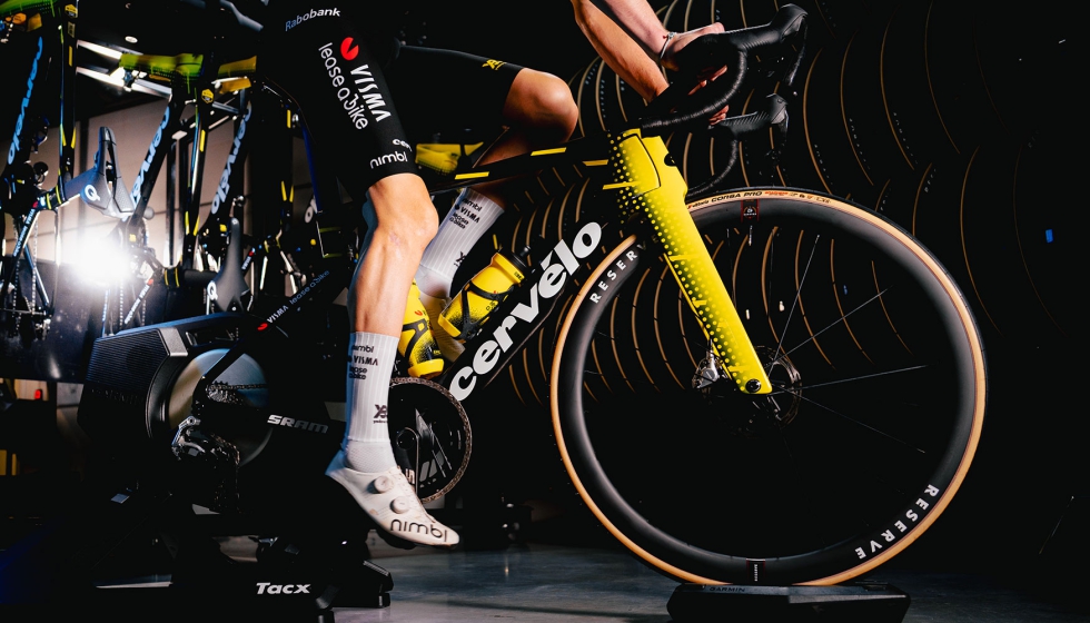 CamelBak suministrar� bidones de competici�n y entrenamiento a los programas WorldTour masculinos y femeninos del Team Visma | Lease a...