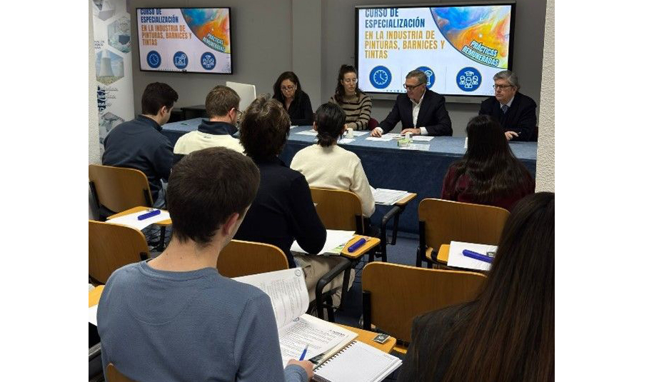 El curso tiene una duraci�n total de siete meses e incluye 123 horas de formaci�n te�rica...