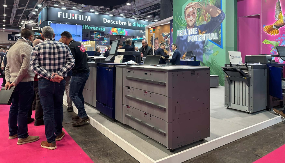 Stand de la compa��a en la feria