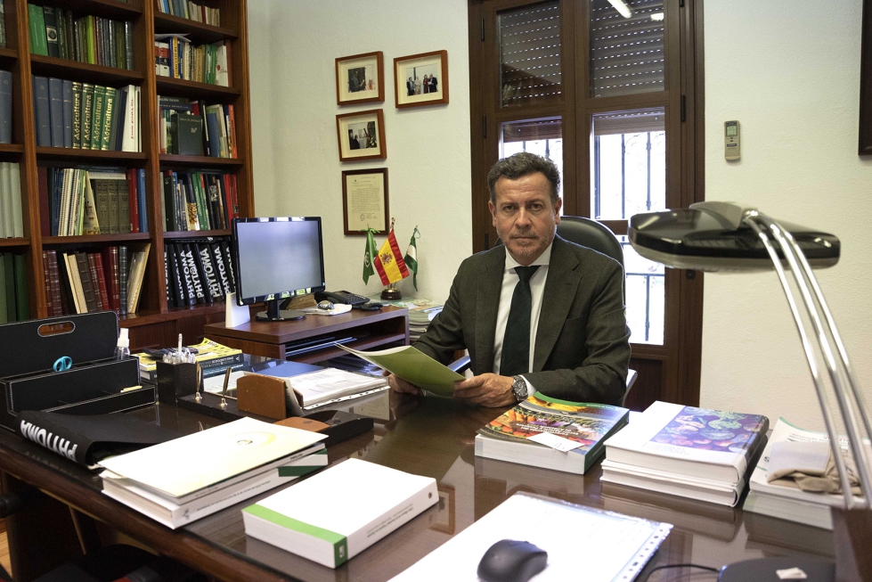 El presidente del COITAND y del Comit� Organizador del 18� Symposium de Sanidad Vegetal, Carlos Le�n Garrido