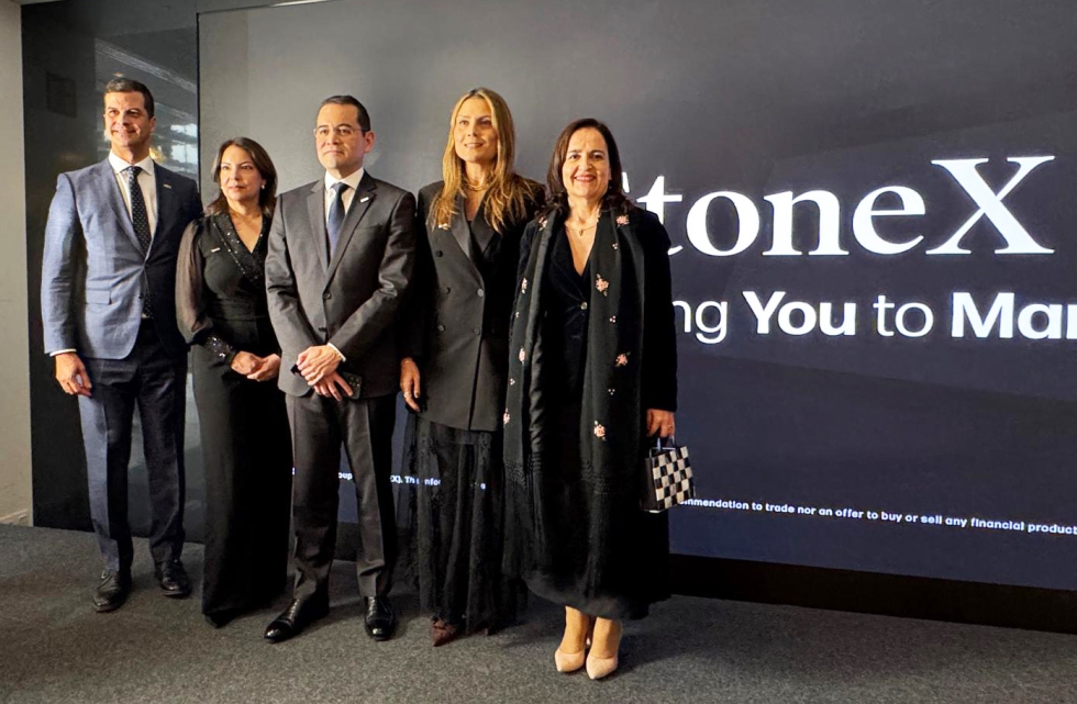 Radam�s Mu�oz, Rosario Acevedo, Sergio Dettmer y Alexandra Asmar, de StoneX, junto a Mercedes Ruiz, directora de Aestivum...