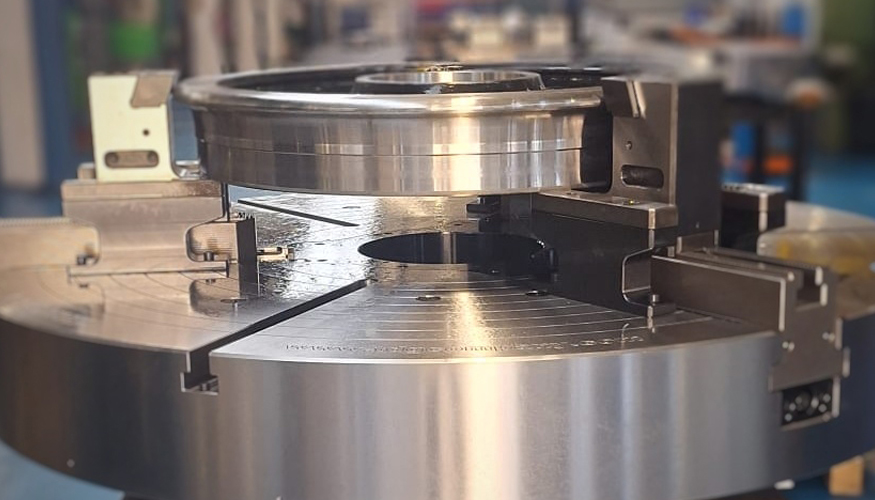 Plato autom�tico de gran di�metro destinado al mecanizado de ruedas ferroviarias