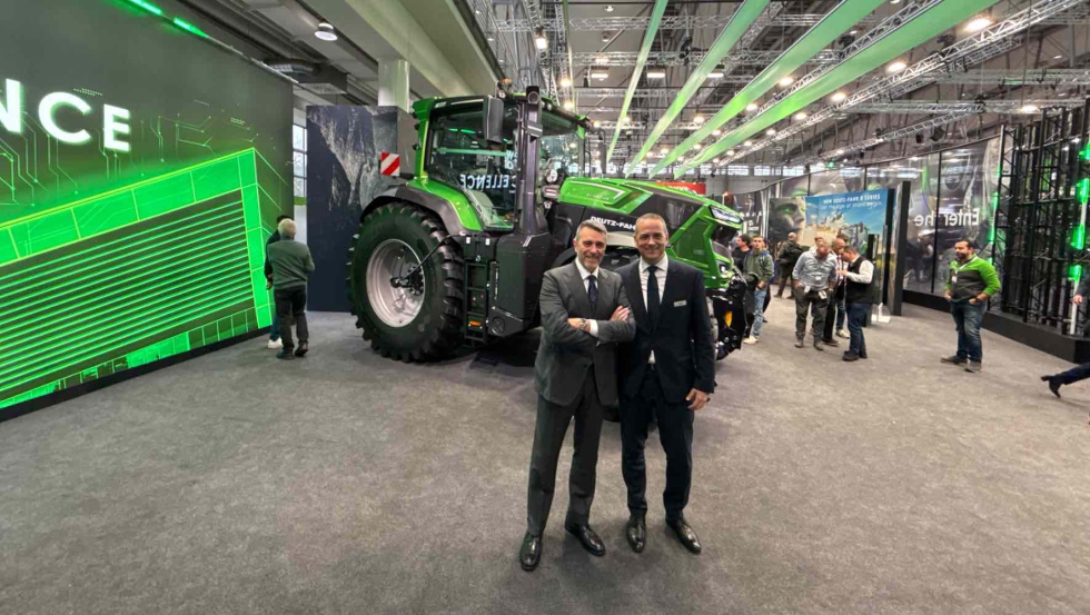Ambos directivos, en el stand de Agritechnica 2025
