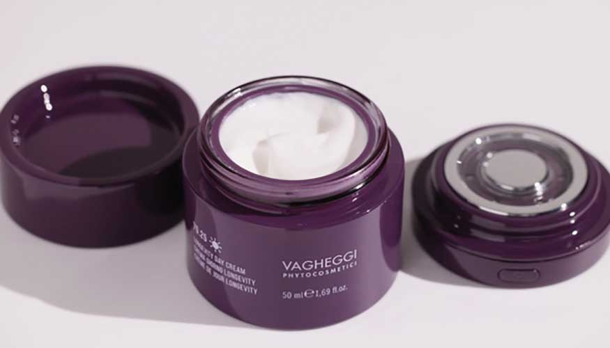 La crema Long�vit� 75.25 incorpor� un tap�n inteligente desarrollado por Nuon Medical para potenciar la eficacia del tratamiento...