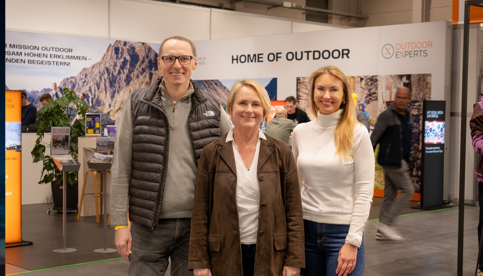 Margit Gosau, CEO de SPORT 2000 International, con Lena y Ryszard Chicuk, propietarios de Savio Group