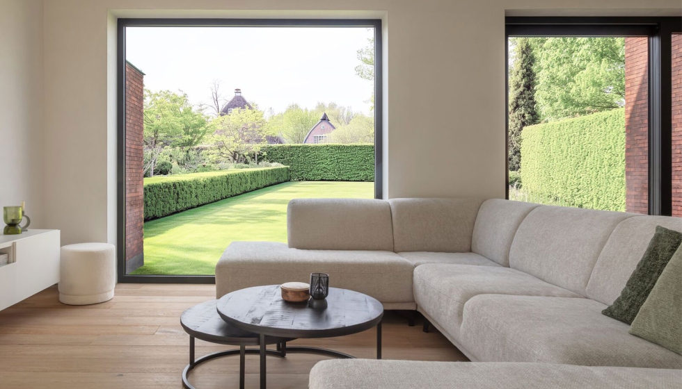 Los sistemas de Deceunick, con perfiles estilizados que maximizan la entrada de luz natural sin comprometer las prestaciones t�cnicas...