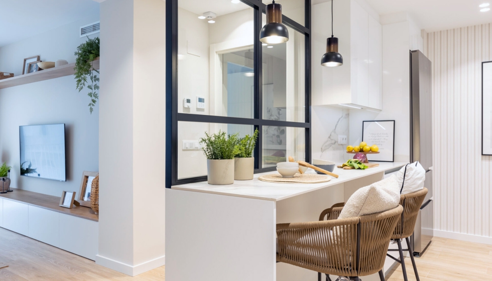 La cocina ha pasado de ser un espacio secundario a convertirse en uno de los ejes centrales de la vivienda. Fotograf�a Yael Vall�s...