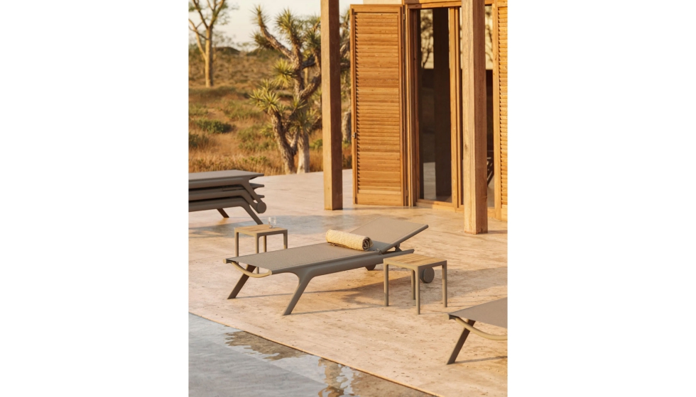 Pensada para el uso intensivo del sector hotelero, combina ligereza visual con una estructura resistente y f�cil de manejar...