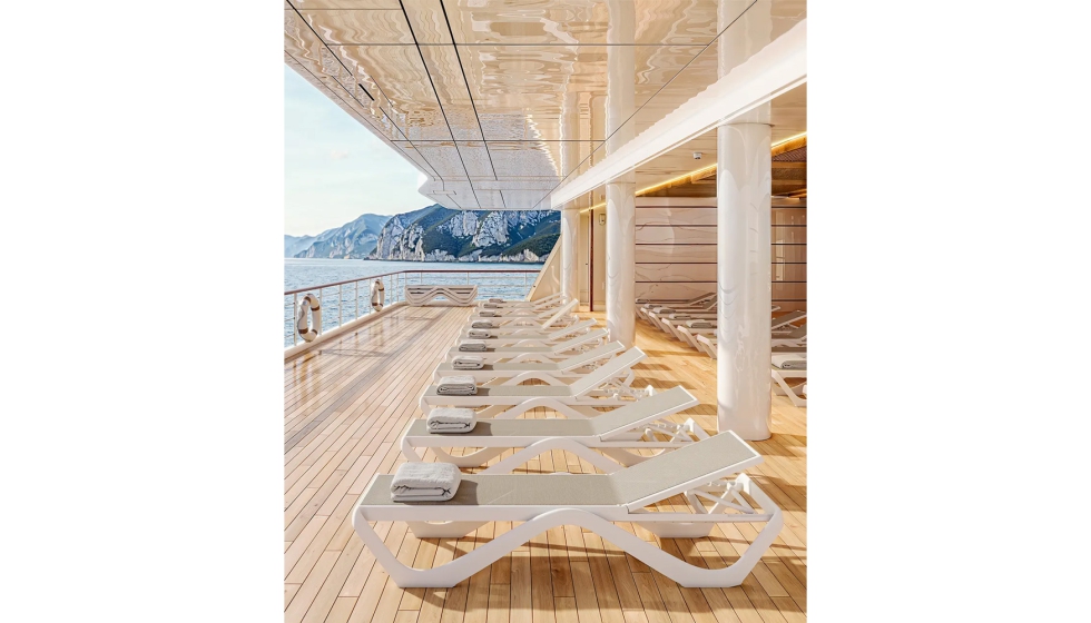 Ligera, resistente y apilable, funciona con la misma eficacia en resorts de playa, spas o �reas de piscina donde el confort prolongado es clave...