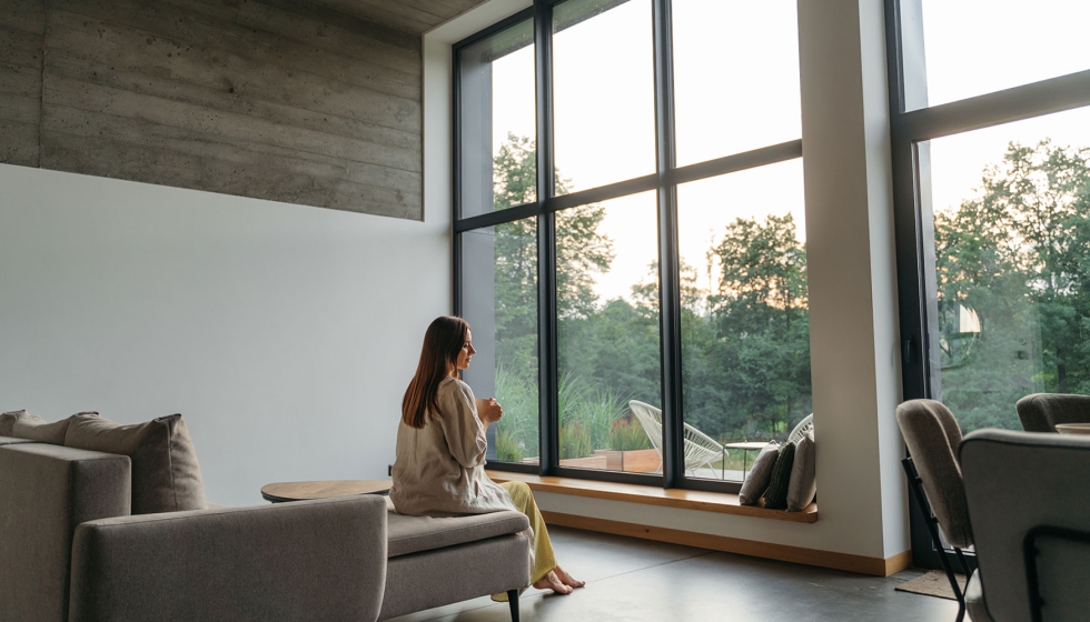 La robustez del aluminio permite desarrollar soluciones con elevada resistencia frente a intentos de intrusi�n, sin necesidad de refuerzos internos...