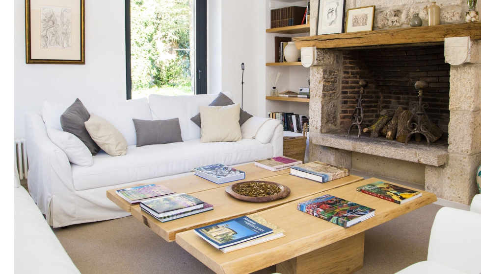 Mediante una apertura controlada de las fachadas, se mejora la permeabilidad visual y f�sica entre el interior y el exterior...