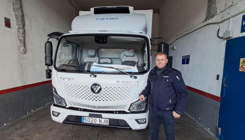El eAumark 7,5 toneladas el�ctrico de Foton Trucks Espa�a durante las pruebas operativas con Mudanzas Niro en entorno urbano...