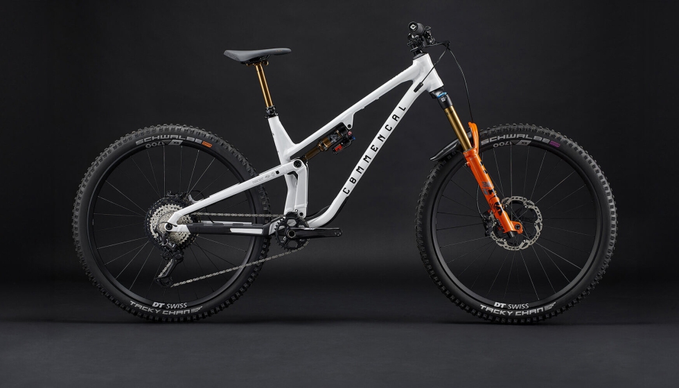 La META V5 de Commencal es vers�til, sirve tanto para riders profesionales como para aficionados al enduro