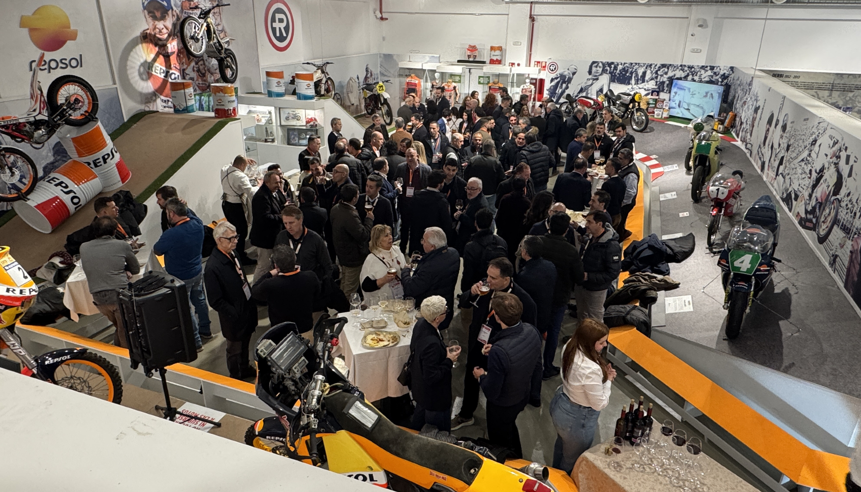 Visita y cena en el Museo de la Motocicleta Espa�ola