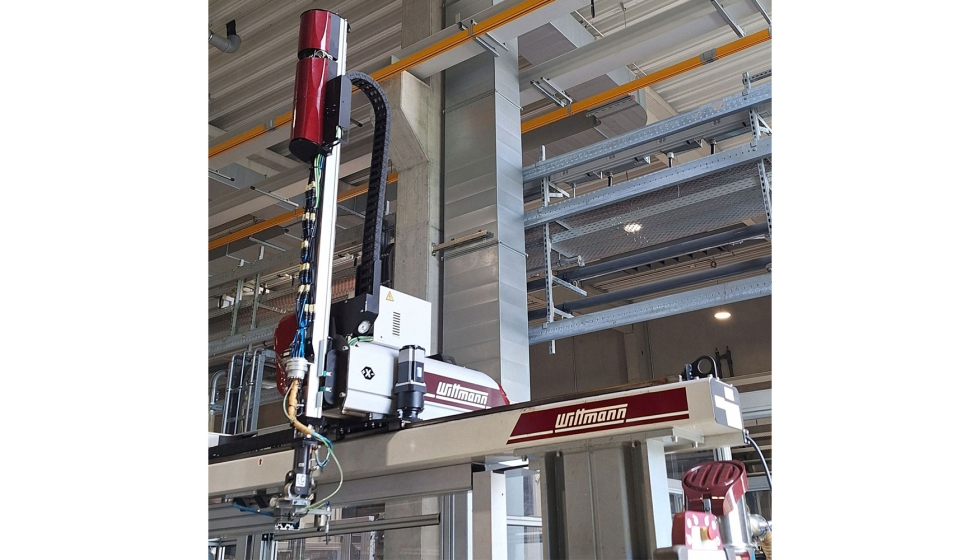 Los robots lineales de Wittmann desempe�an un papel clave en las c�lulas de automatizaci�n estandarizadas de Rauschert