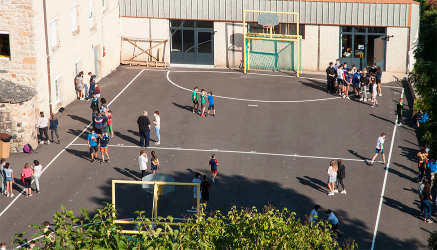 El equipo investigador ha realizado un an�lisis cuantitativo mediante un cuestionario a 76 direcciones de escuelas rurales de Catalu�a (foto...