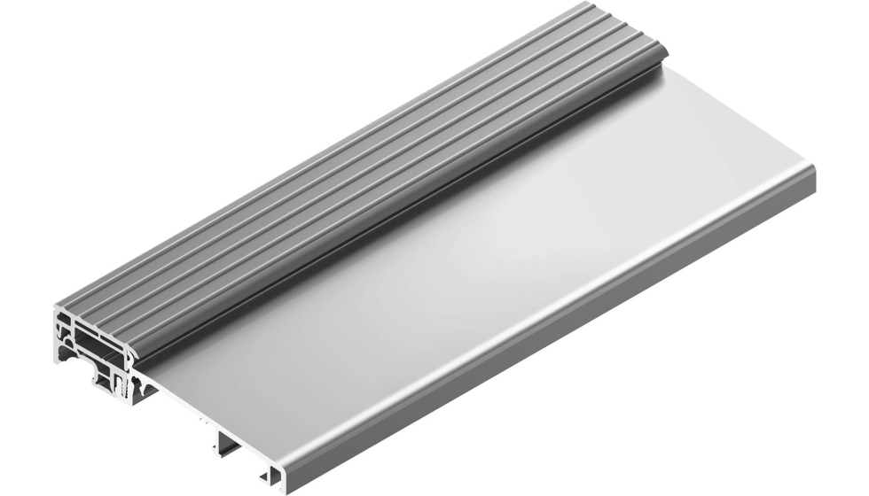 La gama Roto Eifel incluye soleras de rotura t�rmica para puertas principales...