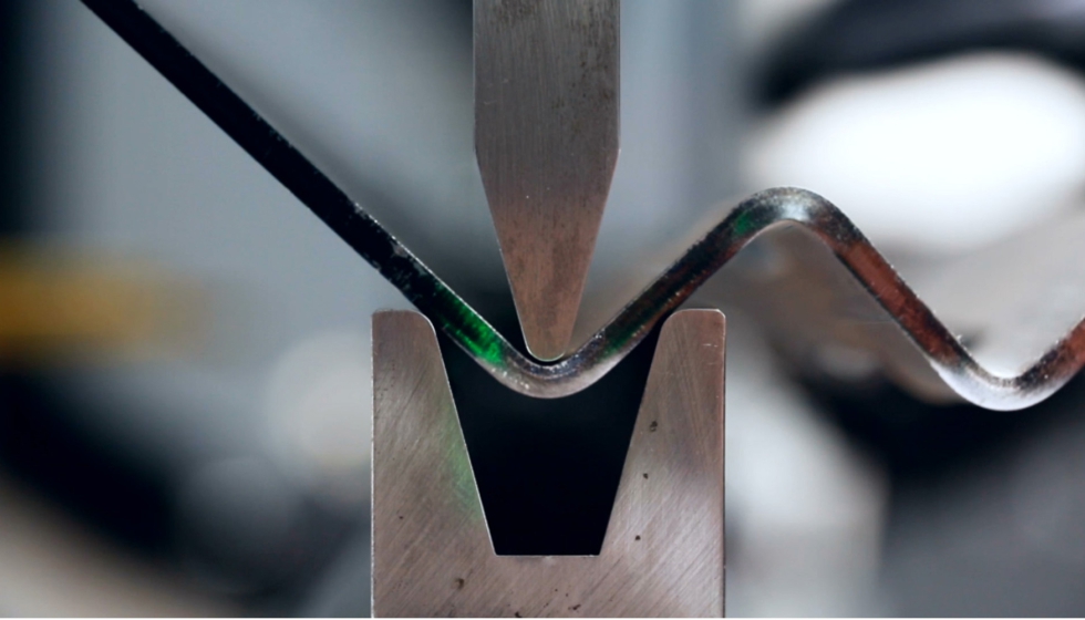 La Xpert Pro 320/4300 Extended incorpora funciones de asistencia inteligentes que aceleran el trabajo y simplifican la interacci�n del operador con...