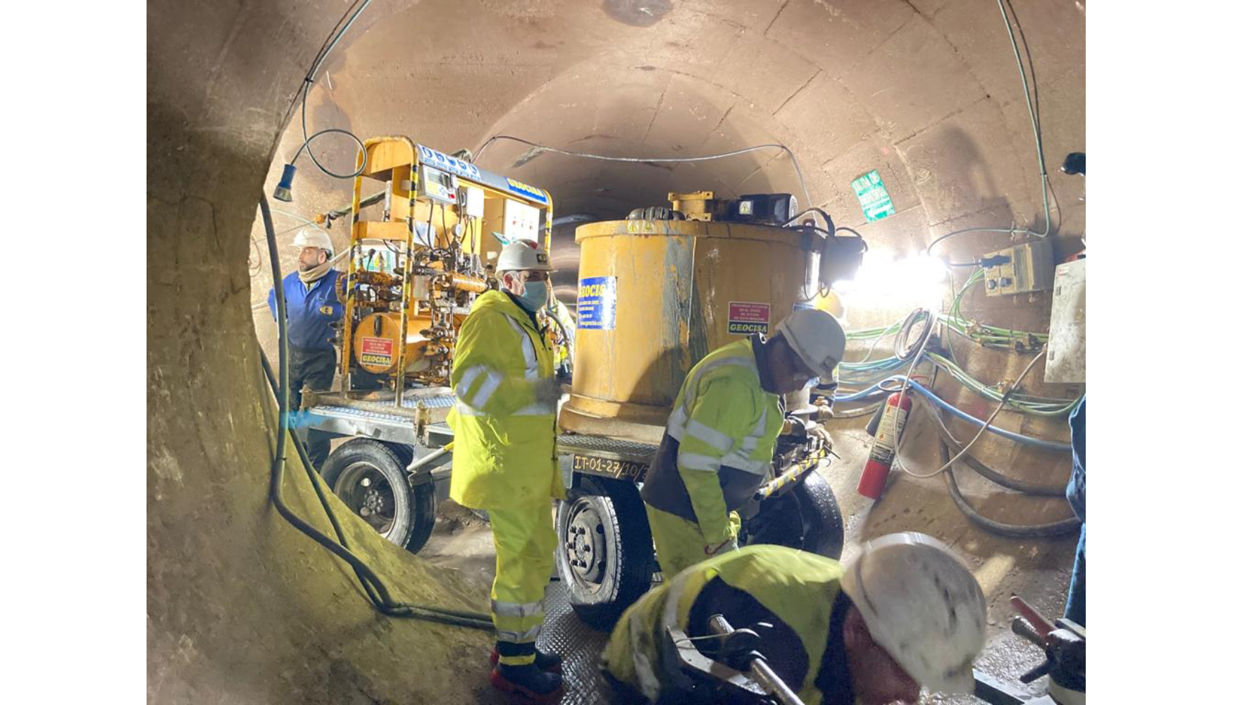  Introducci�n de equipos de inyecci�n al interior de la galer�a