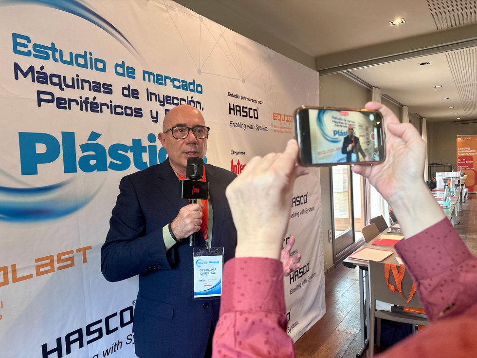 Zona habilitada para entrevistas y recogida de valoraciones, donde los participantes compartieron su visi�n sobre la situaci�n del sector...