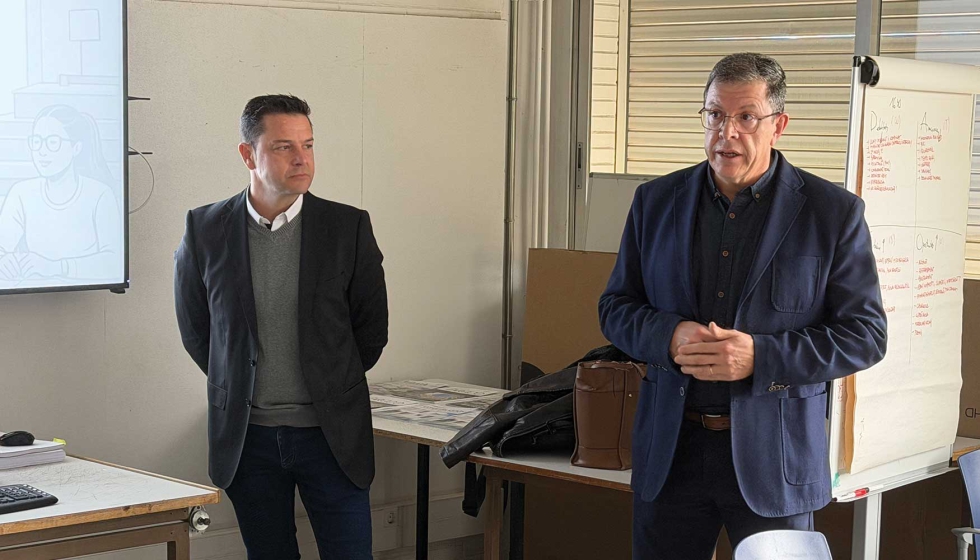 Jordi Mart�nez, de Aluminios Marton, y Francesc Reche, de Extrual...