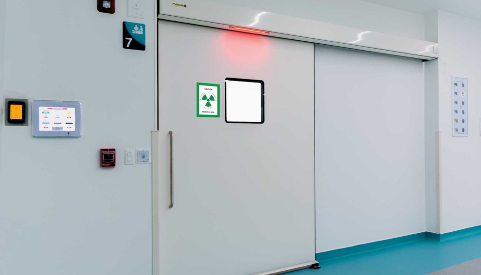 La nueva puerta cortafuego EI emplomada de Manusa permite personalizaciones e incorporaci�n de accesorios...