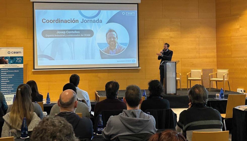 Josep Centelles, experto en innovaci�n y transformaci�n industrial, coordin� los ponentes y el debate