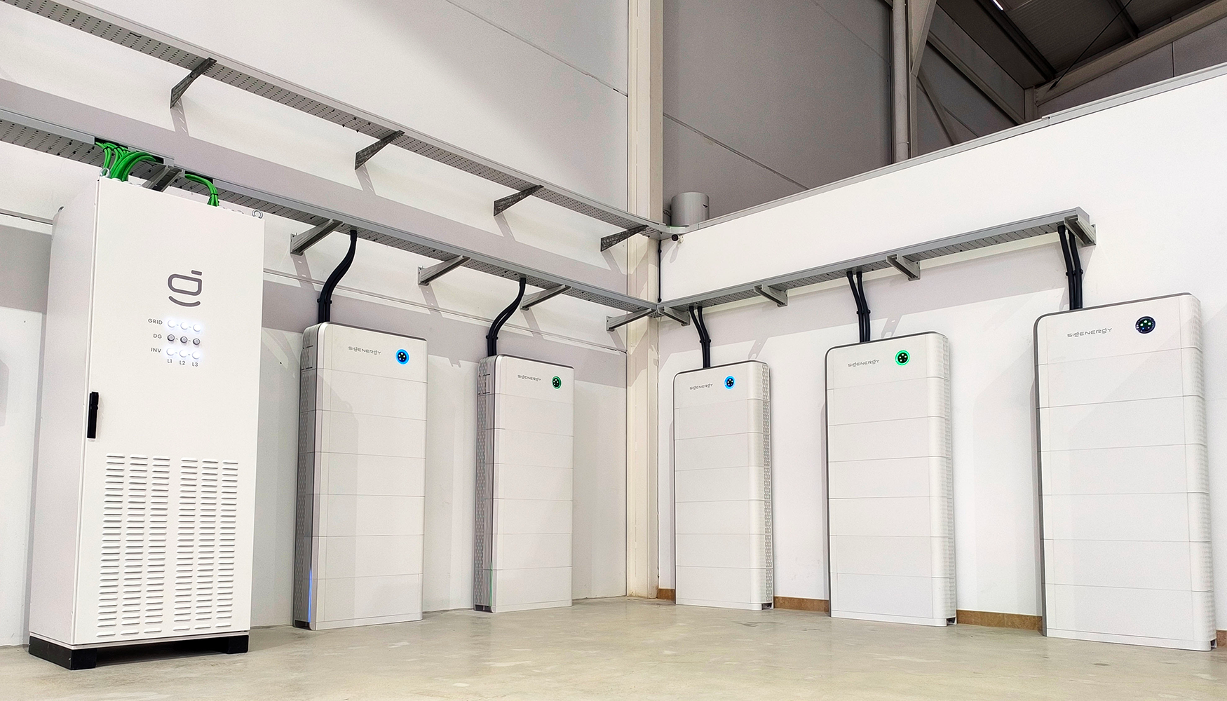 La instalaci�n incorpora un sistema backup con cero milisegundos de transferencia...