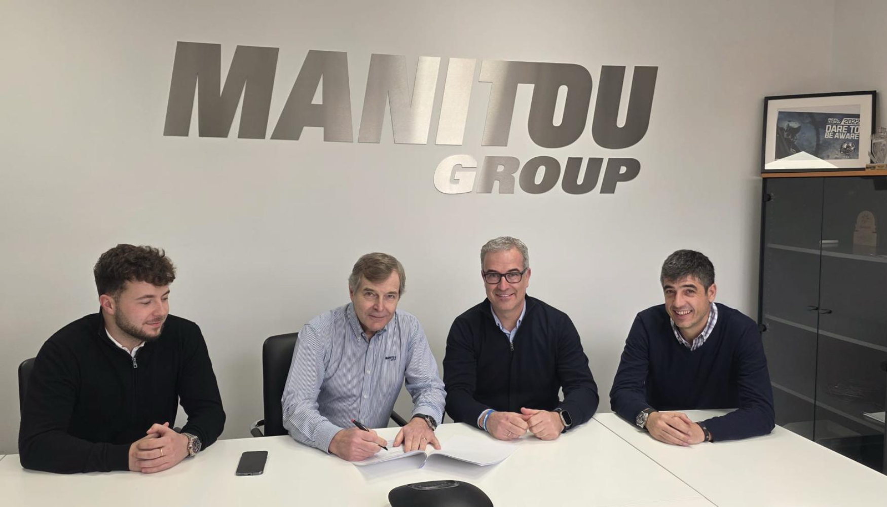 Firma del acuerdo entre Manitou y SOOS Maquinaria...