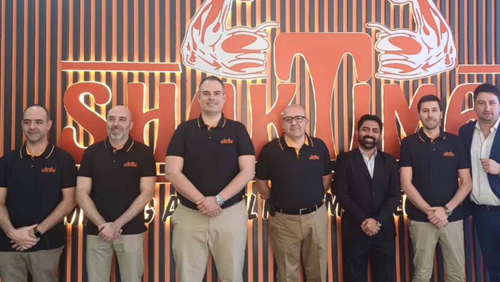 Miembros de los equipos de Farming Agr�cola y de Shaktiman