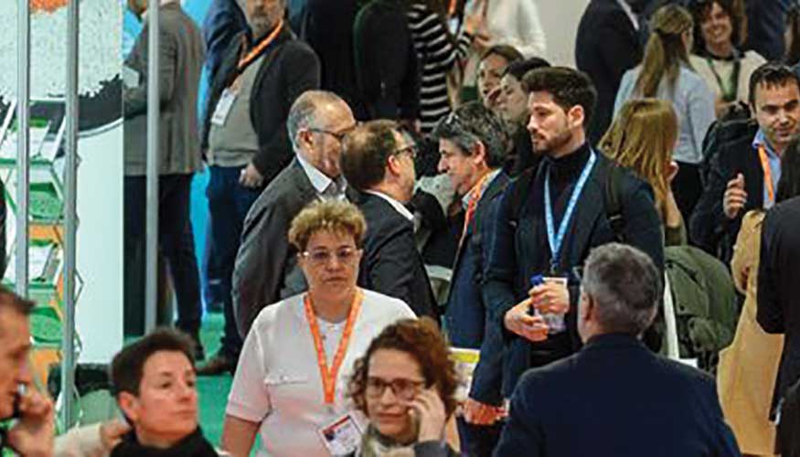 Vista general de una edici�n anterior de Plastics & Rubber