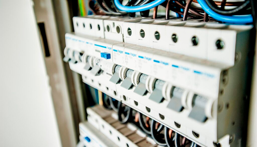 La intenci�n de Fenie desde un primer momento ha sido �centrar el refuerzo en materia de seguridad industrial en aquellas instalaciones de mayor...