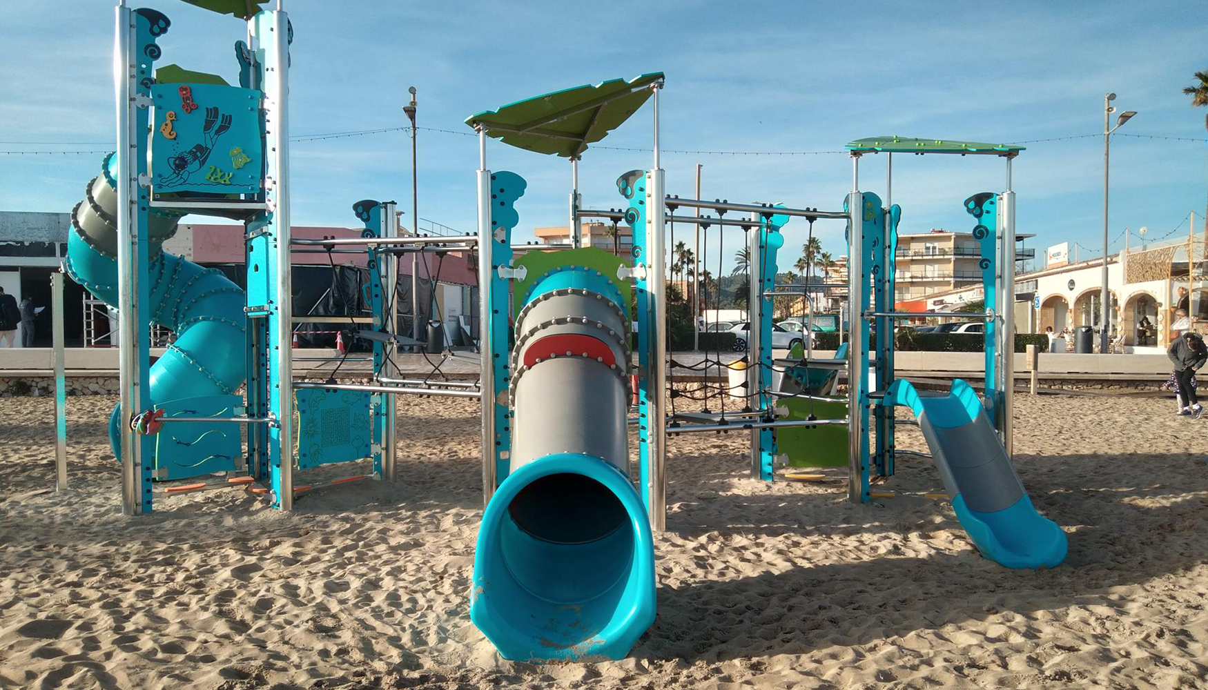 Con esta actuaci�n, la playa del Arenal suma un nuevo atractivo para familias y visitantes, apostando por un ocio infantil de calidad...
