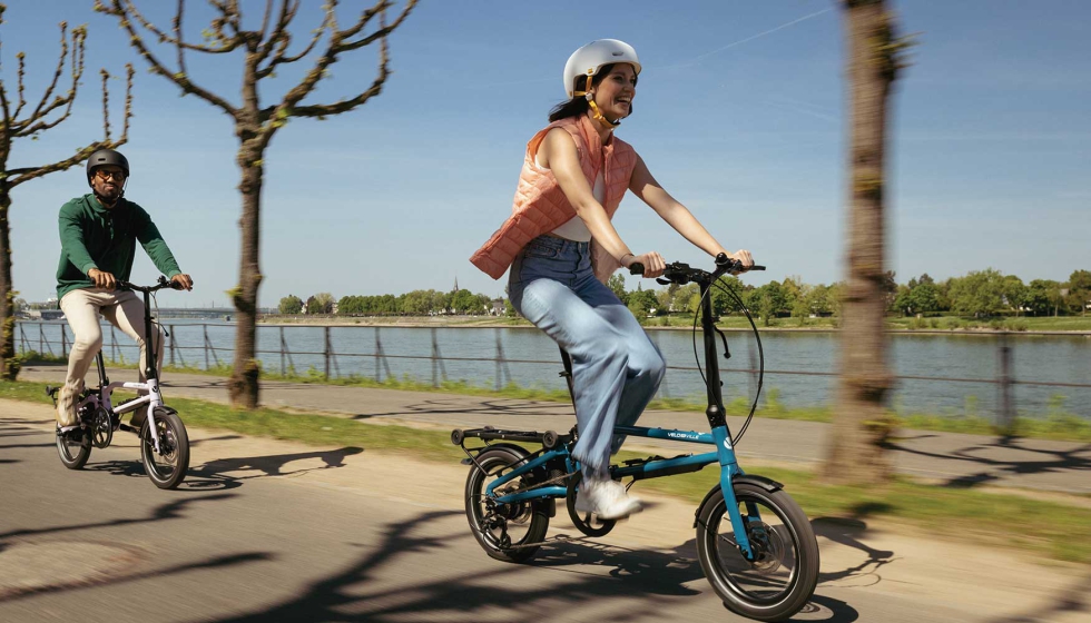 Bicicleta el�ctrica REVO-C de VELO DE VILLE, dise�o urbano con motor DJI Avinox y opciones de personalizaci�n