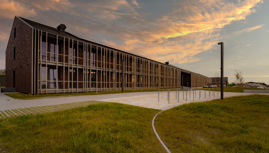 El sistema Gealan S 9000, en color gris cuarzo con tecnolog�a Gealan-acrylcolor, ofrece alta estanqueidad, aislamiento y resistencia frente al viento...