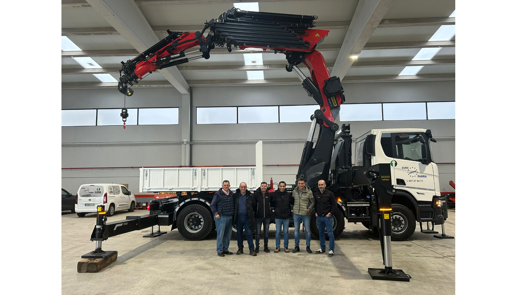 Acto de entrega de la nueva gr�a a Eurogr�as Parra