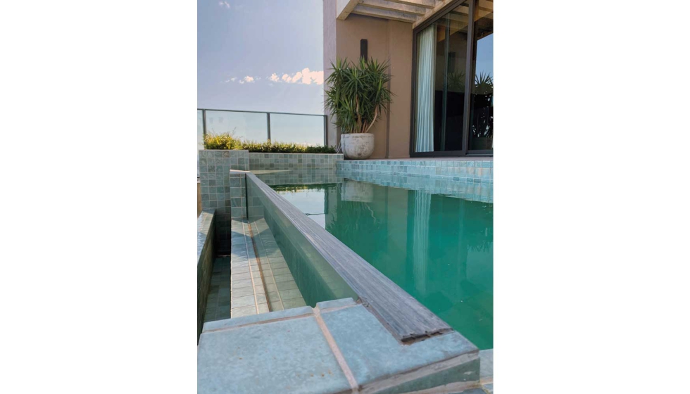 Evalam no es higrosc�pico, por lo que ofrece una resistencia a la humedad superior a otros interlayers