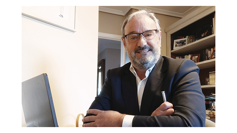 Carlos Salda�a, director comercial y marketing de Vigilant