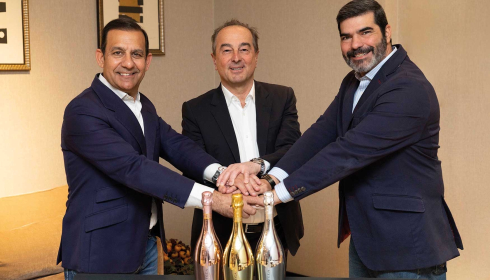 De izquierda a derecha Javier Pijoan, CEO de Zamora Company; Sandro Bottega, presidente de bodega Bottega; y Carlos Gallego...