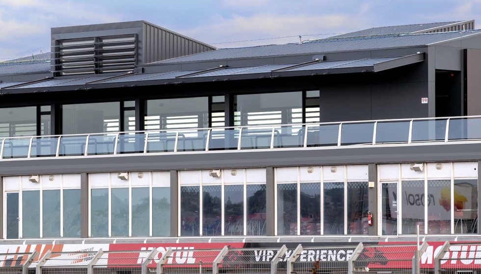 La cubierta cubre una superficie de 282 m2