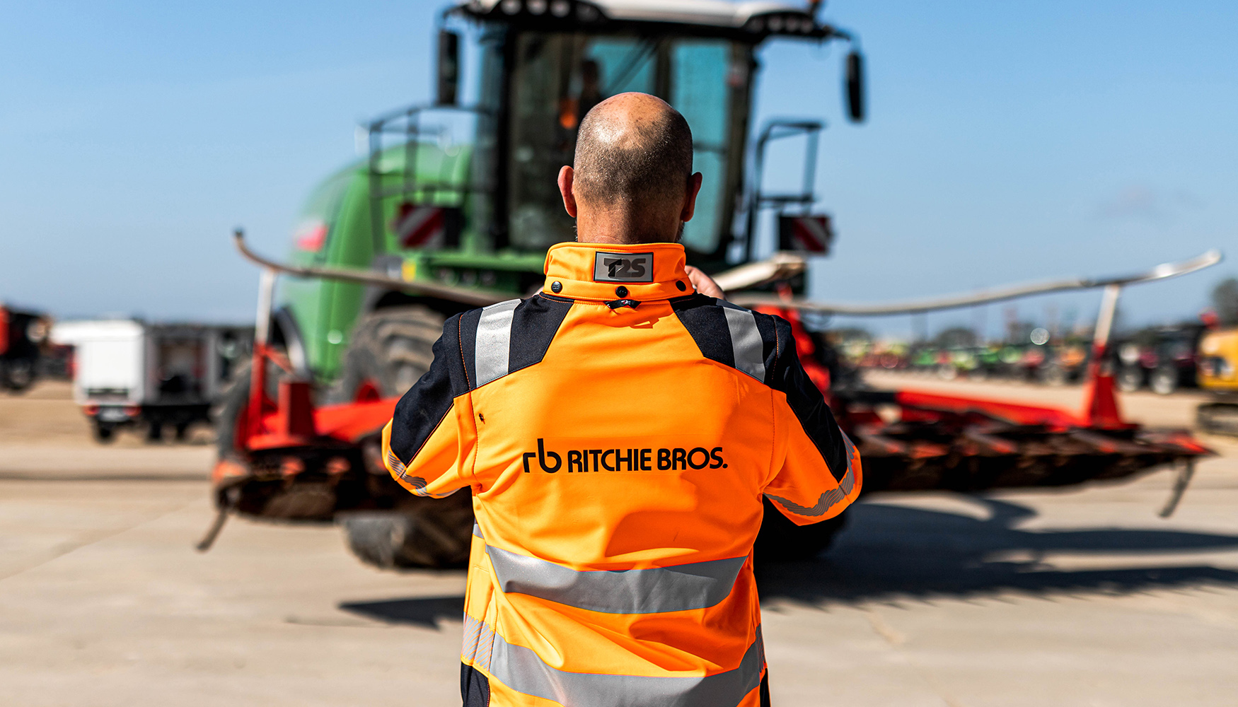 Inspecci�n de lotes por parte del equipo de Ritchie Bros