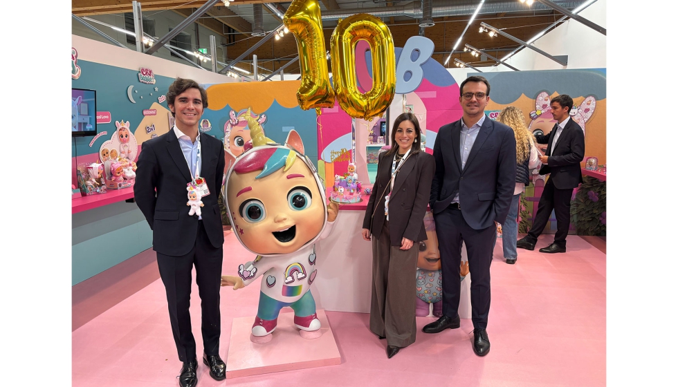 �lvaro S�nchez, marketing manager Games & Plush; Olga Comes, marketing manager Iberia; y Jordi Ventura, key account manager de IMC Toys...