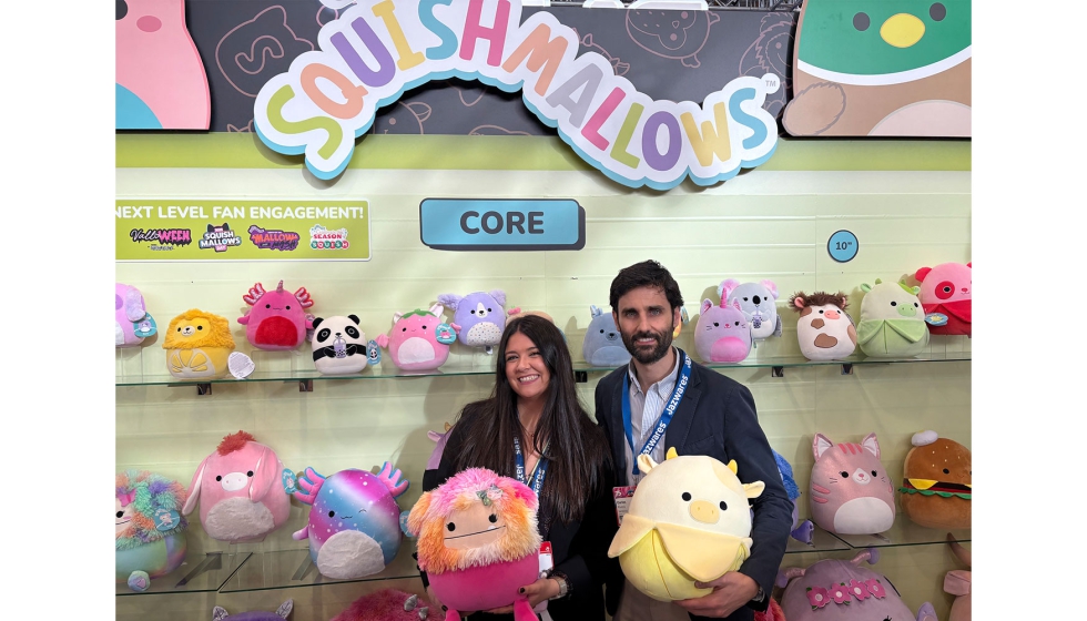 Paula Sosoaga, head of marketing Iberia, y Carlos Rivera, director comercial de Jazwares