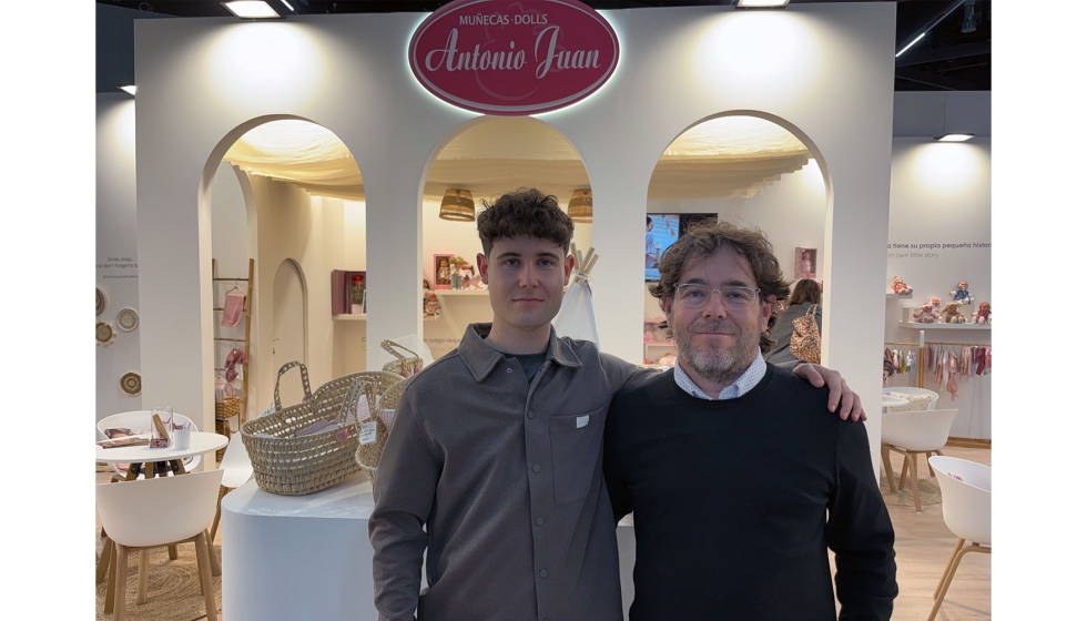 Marc Juan, marketing y comunicaci�n, y Marco Antonio Juan, administrador de Mu�ecas Antonio Juan