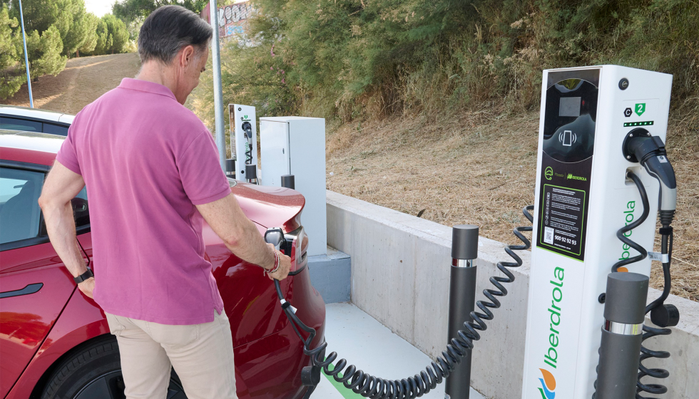 Como novedad, Iberdrola ha lanzado servicios para mejorar la experiencia de los conductores...