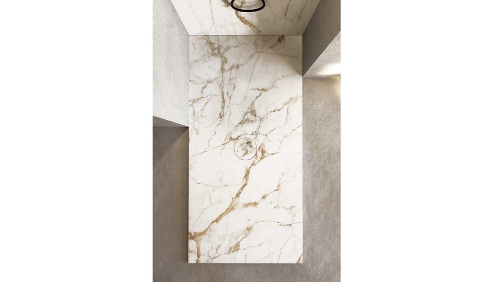 XSR de XTone by Porcelanosa es un plato de ducha de est�tica minimalista con desag�e puntual central circular...