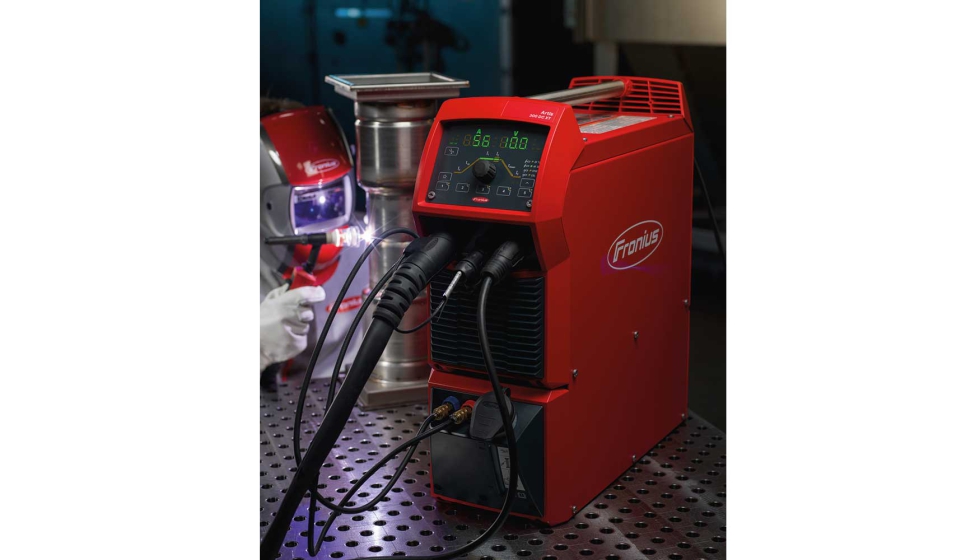 El nuevo Artis 300 permite soldar con TIG DC hasta 300 A y tambi�n es apto para su uso en todo el mundo en su versi�n XT...