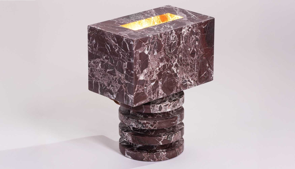 Las piezas emiten una luz sutil y controlada...